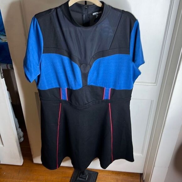 Hot Topic Marvel Ant-Man And The Wasp: Quantumania Ant-Man Dress Plus Size 2 - Picture 2 of 8